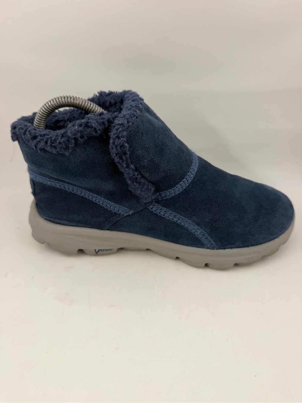 Skechers Women’s On the Go Navy Blue Suede- SZ 6.5- Cozy Chugga Boots